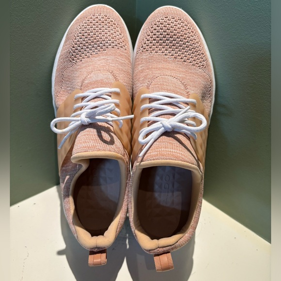 Aldo, US 8.5, salmon, and white mesh, very lightweight running shoes. - Picture 2 of 7